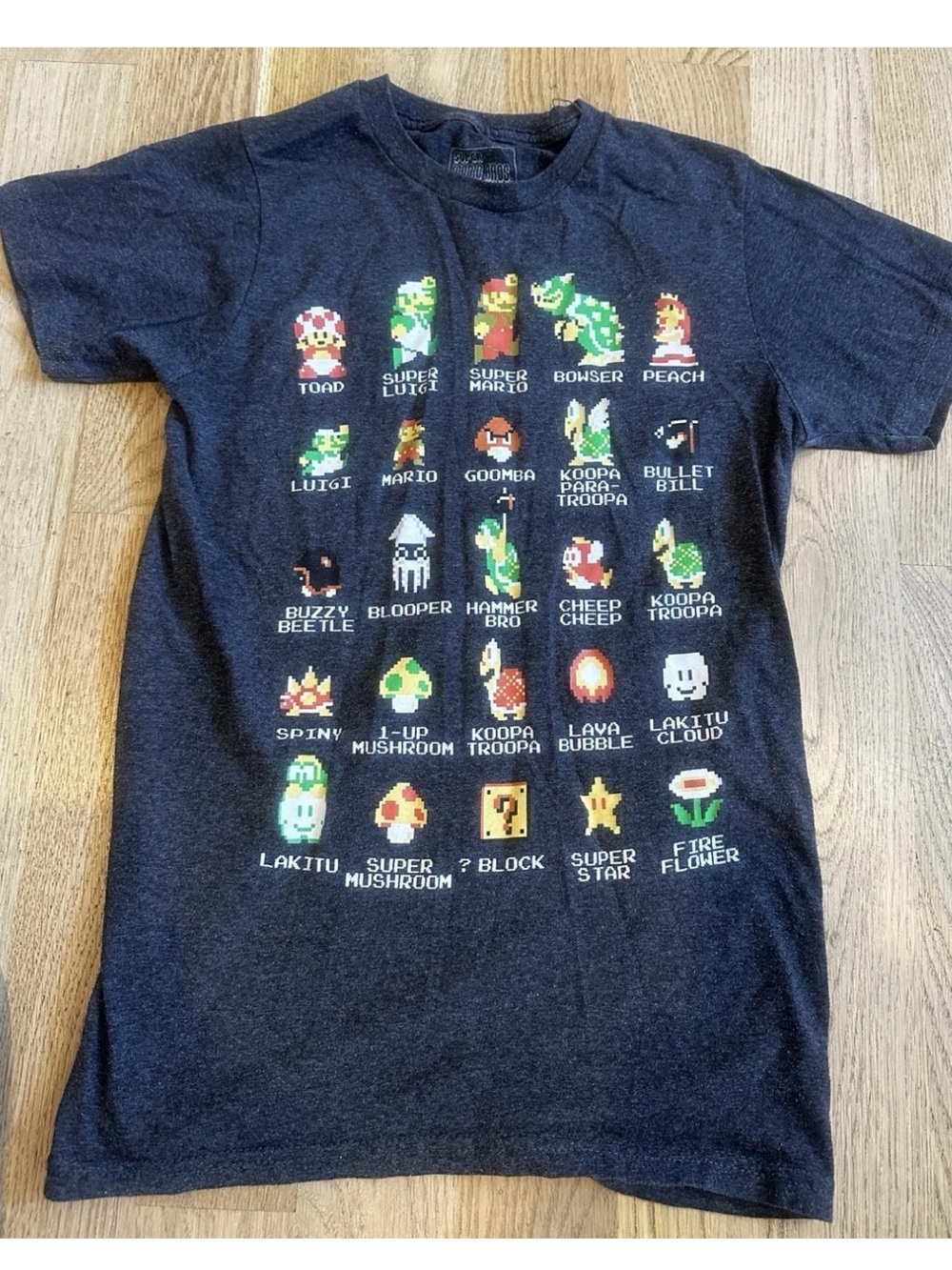 Nintendo Super Mario Bros 8-Bit Pixel Character Guide Graphic Tee Small Unisex
